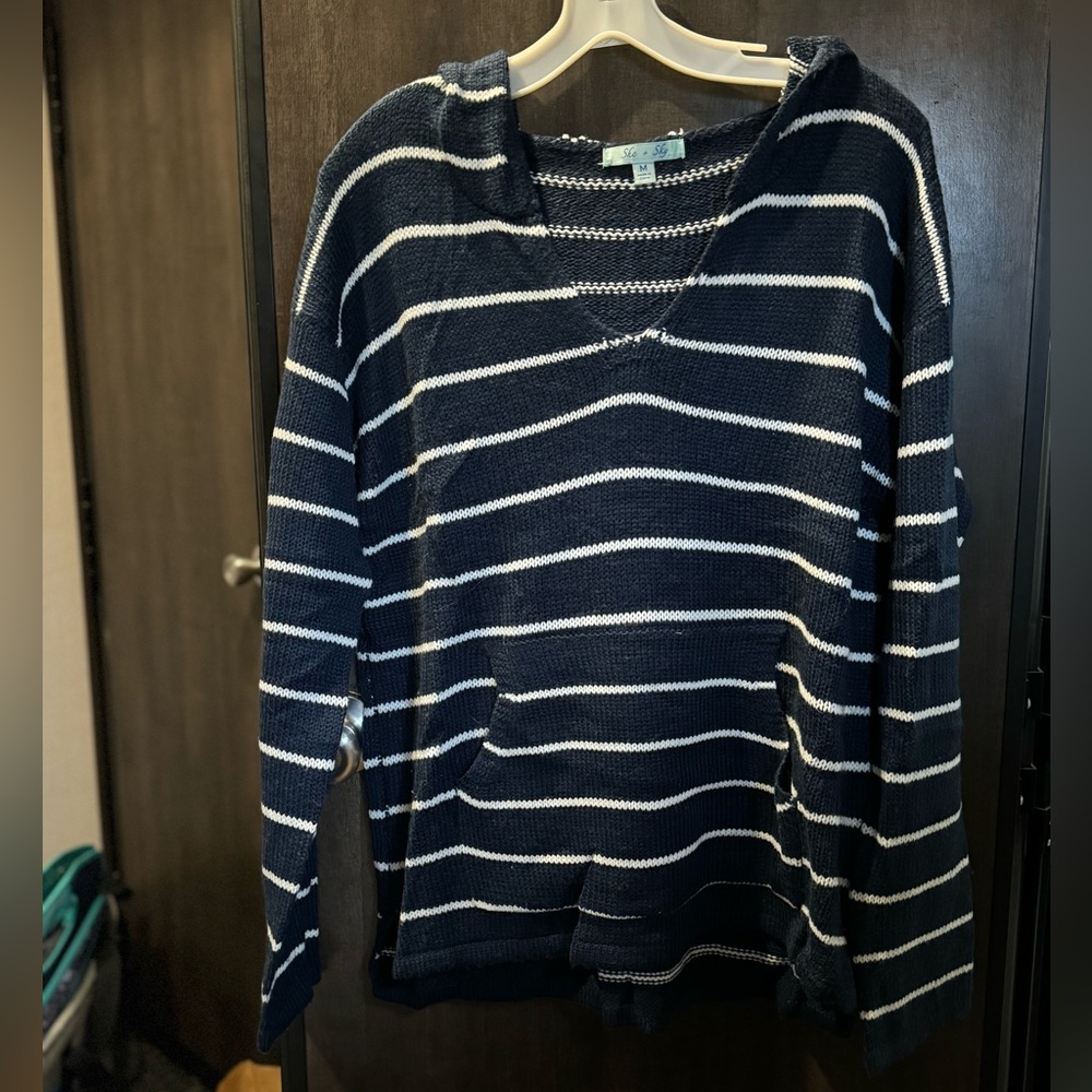She + Sky Navy and White V-Neck Sweater
